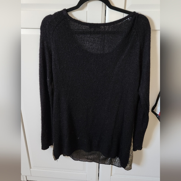 RW&CO Black and gold sweater - Picture 2 of 2